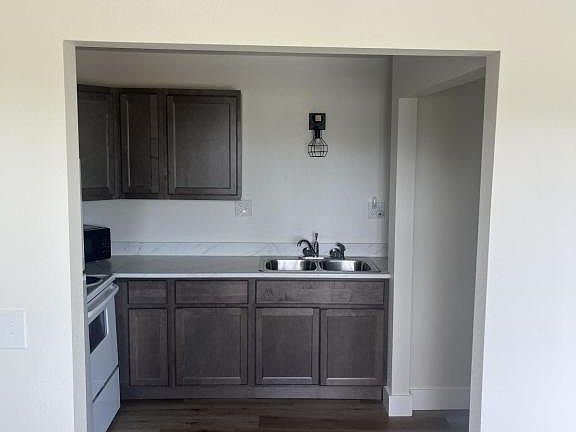 4th image of 9417 Noble Ln Unit A