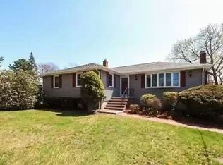 2 Pleasant View Dr, Canton, MA 02021