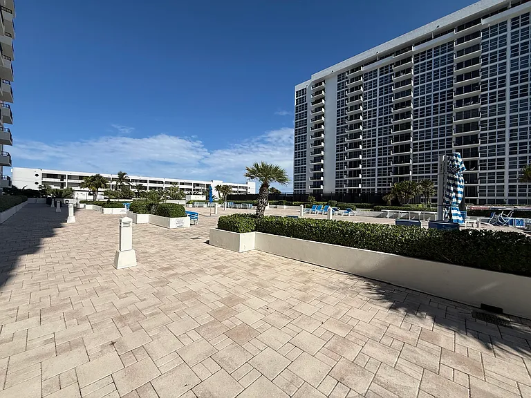 531 N Ocean Blvd #1805 — Photo 43