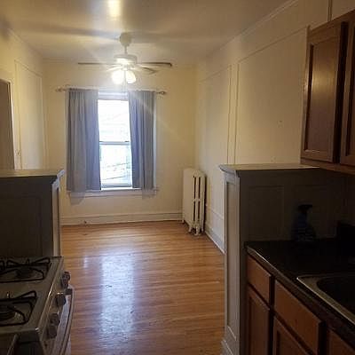 4th image of 1458 W Thorndale Ave