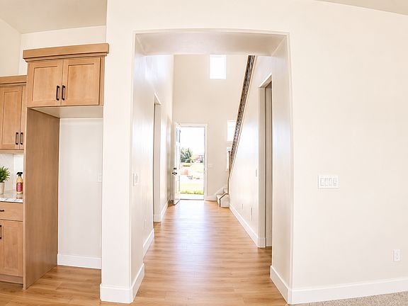 5th image of 5608 S Rosalia Way