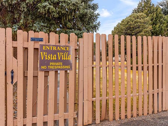 5th image of 32 Villa Dr