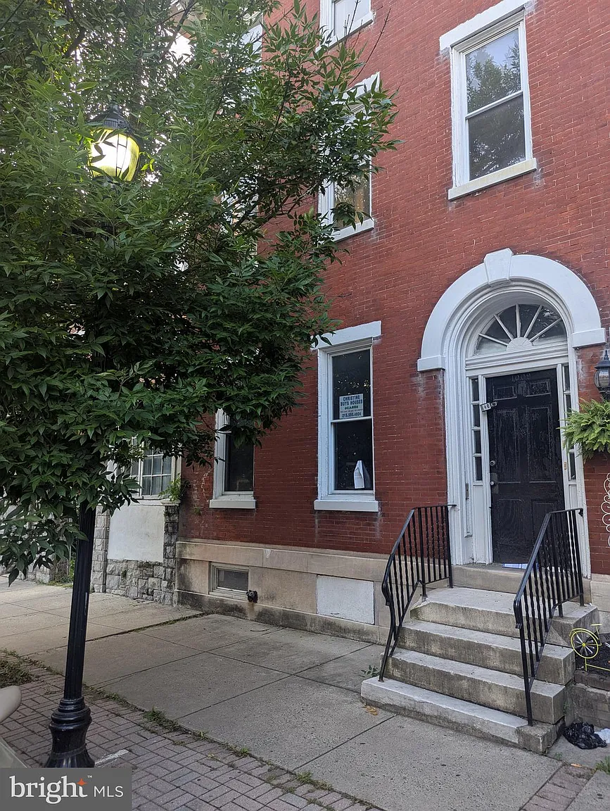 1009 Dekalb St photo 1