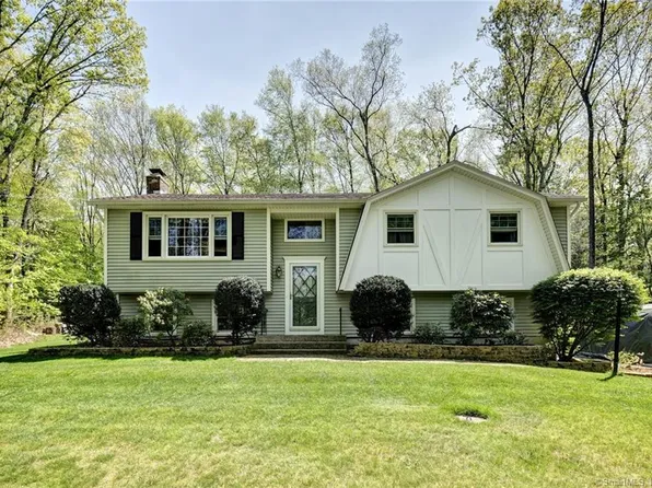 49 Apple Road, Tolland, CT 06084