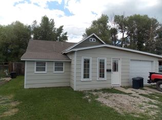 1119 3rd Ave S, Lewistown, MT 59457