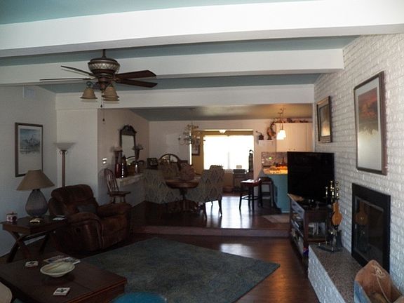 5th image of 102 S Greenwood Dr
