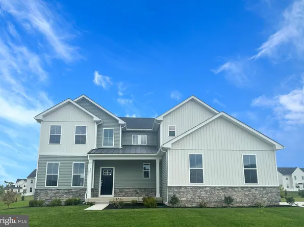 329 Bronzeleaf Dr W, Middletown, DE 19709
