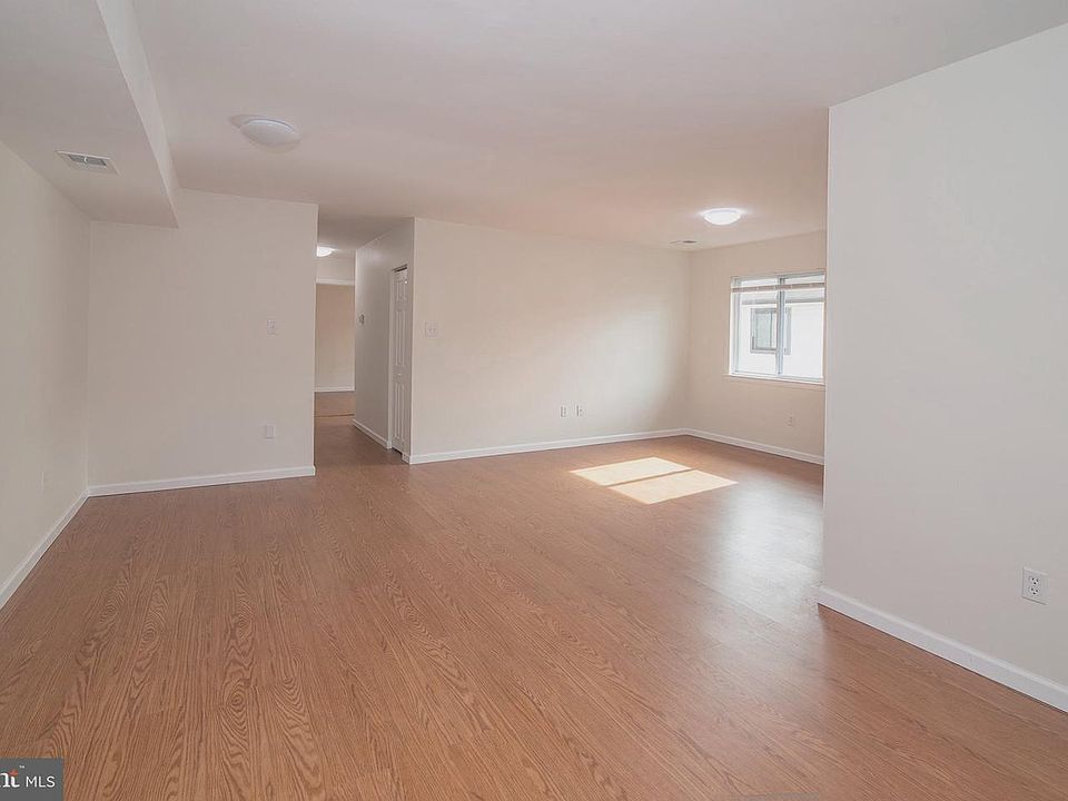 1st image of 4117 Meadowland Ct #9
