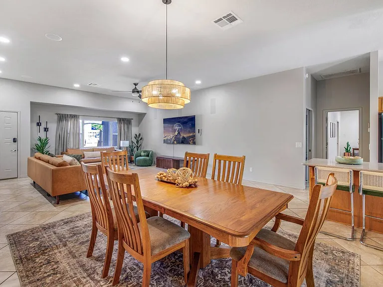 1800 Burgundy Dr — Photo 13