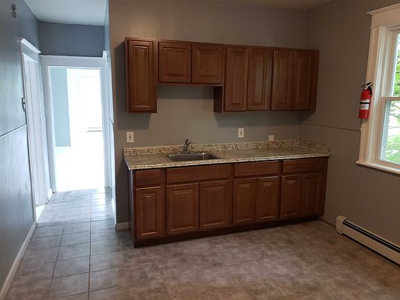 4th image of 193 Winnikee Ave Floor 3