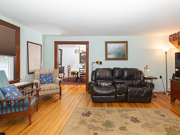 4th image of 336 Franklin St
