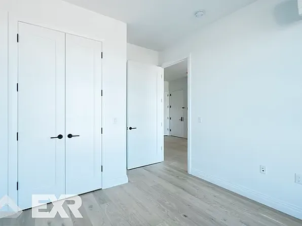 875 4th Avenue image 5 of 24