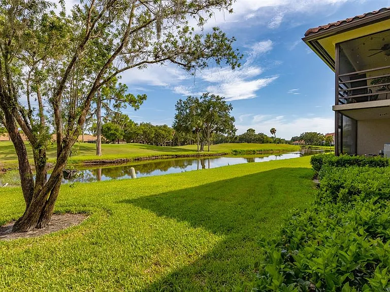 5640 Golf Pointe Dr #101 — Photo 37
