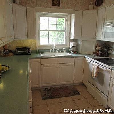 2nd image of 126 Lakeview Court