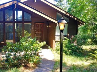 551 Brookside Dr, Eugene, OR 97405