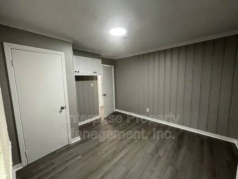 1888 Burnham Ave — Photo 10