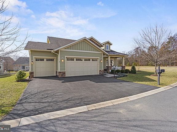 2nd image of 102 Turnstone Ln