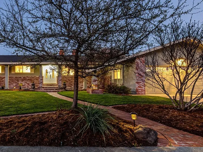 2572 Rollingwood Dr — Photo 31