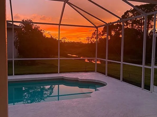 7462 Featherstone Blvd, Sarasota, FL 34238