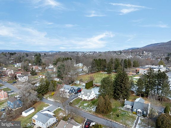 3rd image of 173 Hillview Ave