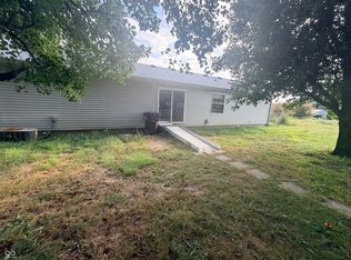 7440 Ogle Rd, Freetown, IN 47235