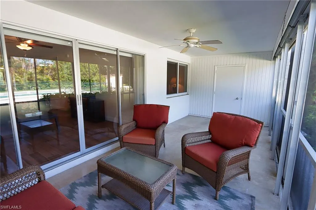2 bed, 2.0 bath, 1100 sqft, $5,500 — Photo 2