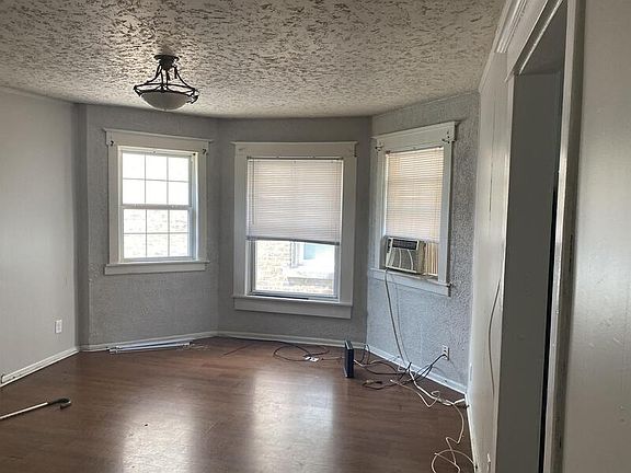 2nd image of 4717 Baring Ave #2F