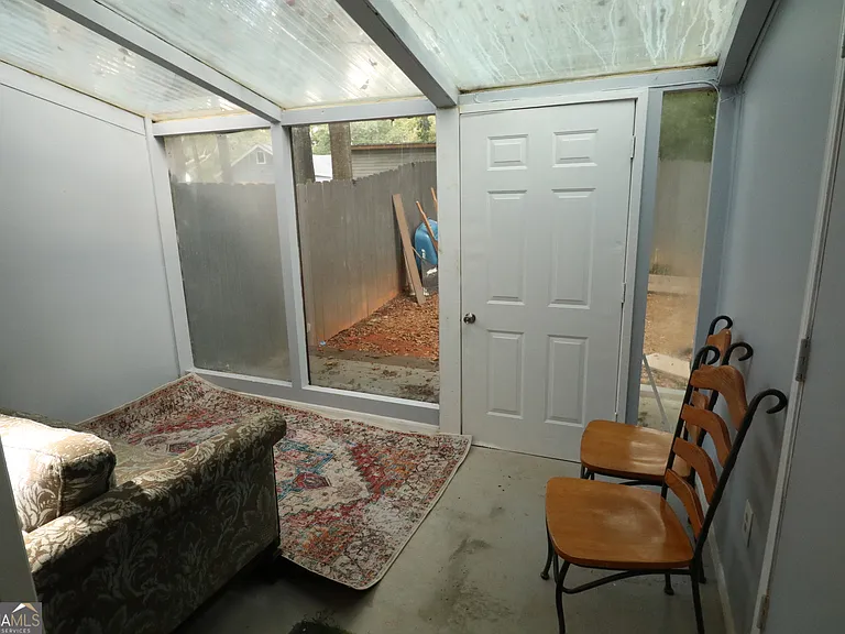 933 Ohara Dr — Photo 7