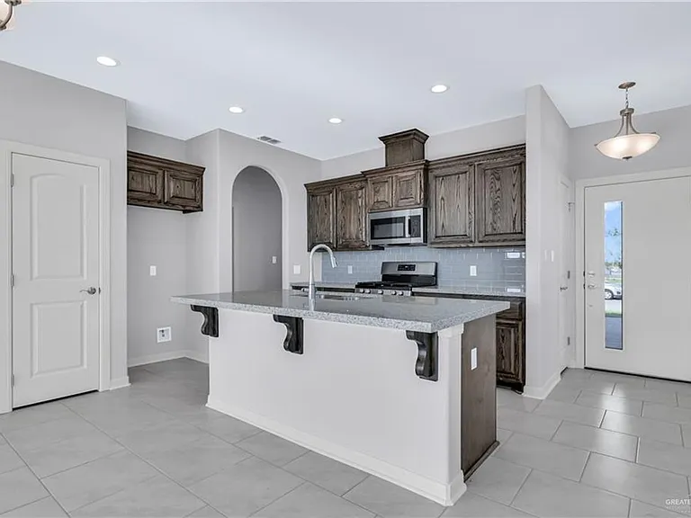 2402 Augustin Ct — Photo 3