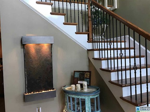 4th image of 690 Longwood Pl