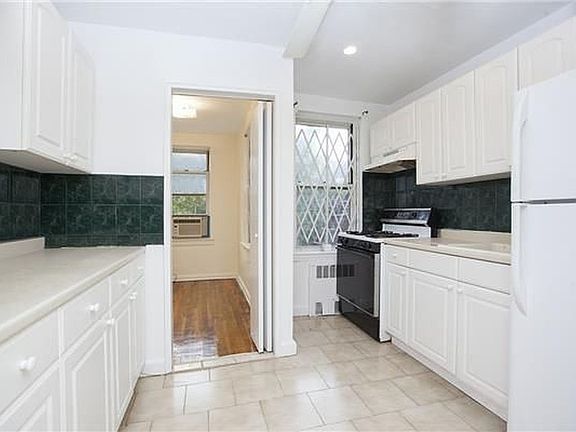 3rd image of 66-40 108th St APT 4-D