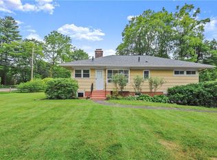 2 Otsego Rd, Pleasantville, NY 10570