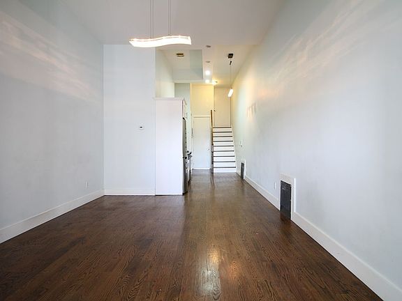 4th image of 196 Stockholm St APT 3L