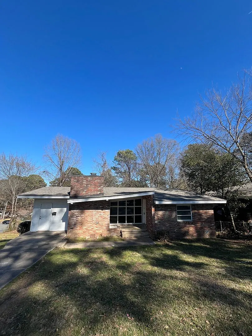 18 Rosemont Dr — Photo 1