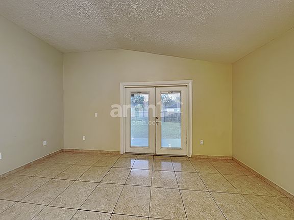 5th image of 3129 Summer House Dr