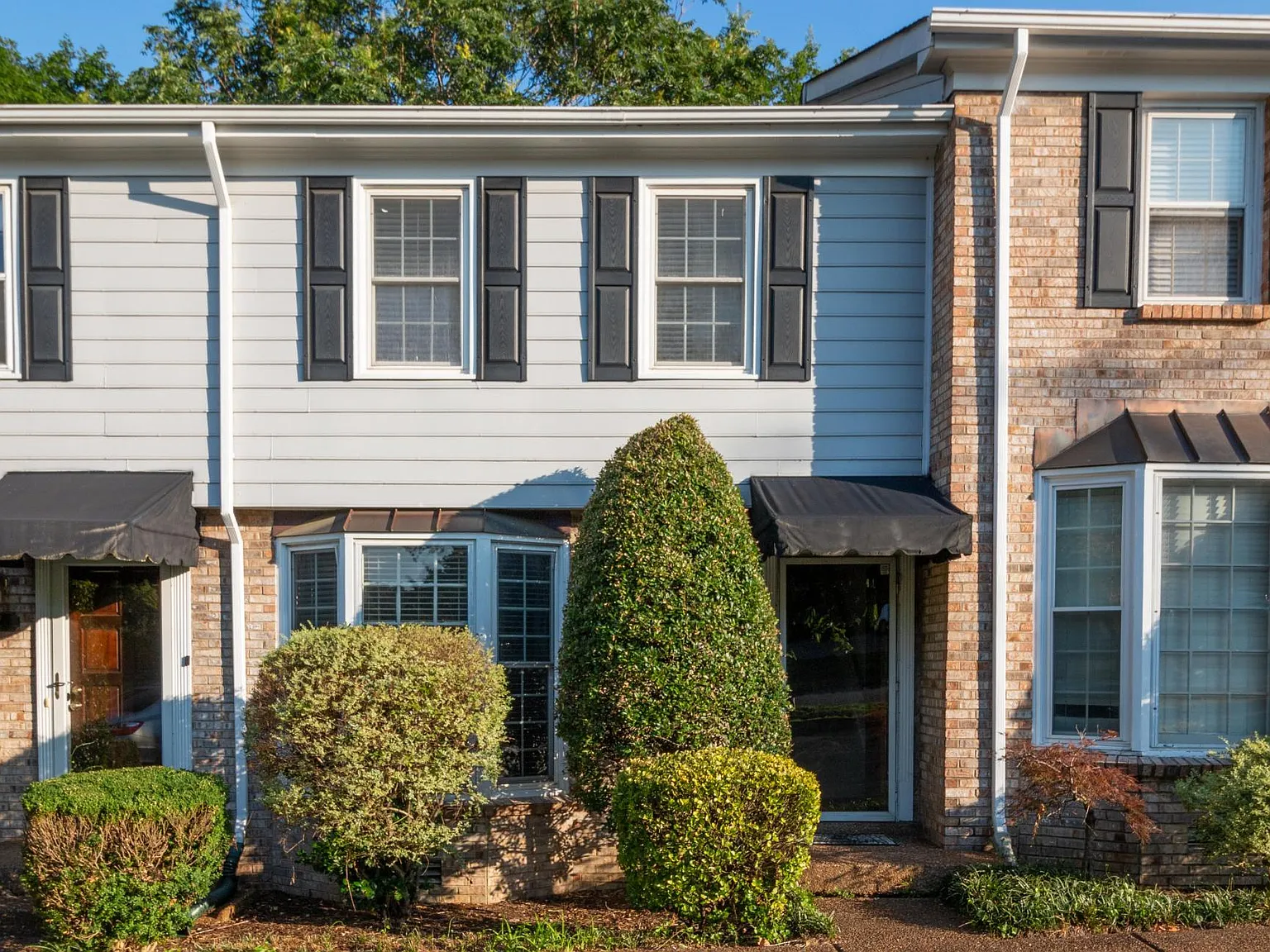 2 bed, 1.5 bath, 1200 sqft, $1,995 — Photo 2