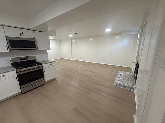 4th image of 4911 Bristow Dr #B