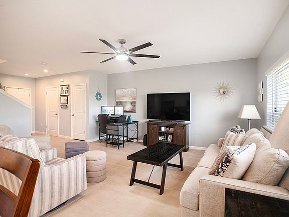 4th image of 5912 Laurelcrest Gln