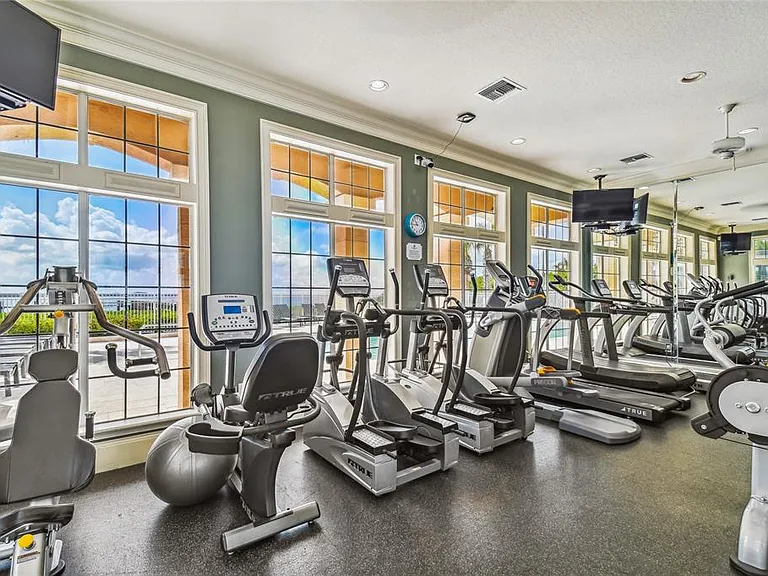 5211 Bay Club Cir — Photo 30