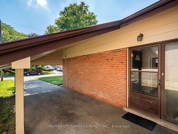 4th image of 104 Haileybury Dr