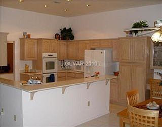4th image of 2531 Denham Dr