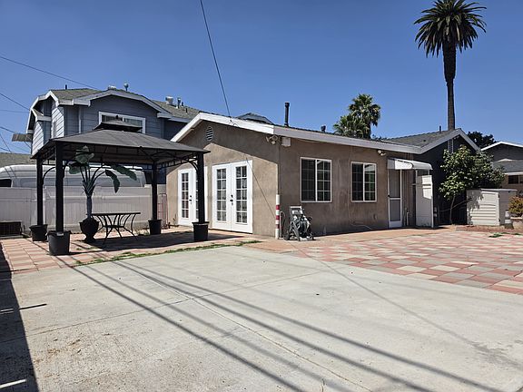 3rd image of 1038 Raymond Ave