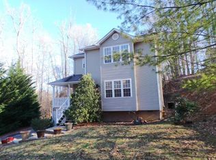 113 Hidden Valley Rd, Johnson City, TN 37601