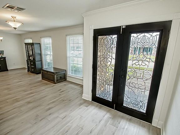 4th image of 640 Fleurie Dr