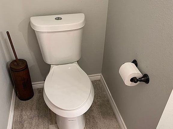 4th image of 101 College Dr