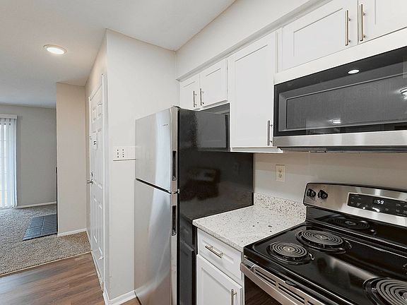 4th image of 185 Eastdale Rd S #137D