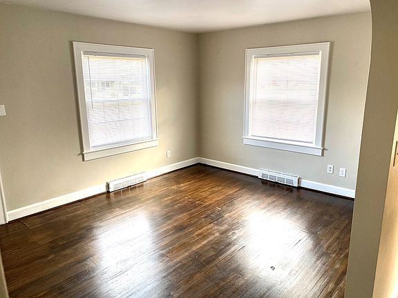 3rd image of 516 E 24th St