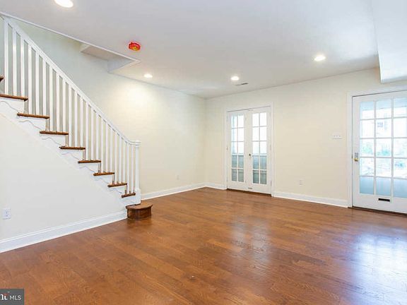5th image of 6350 W Columbia Ave