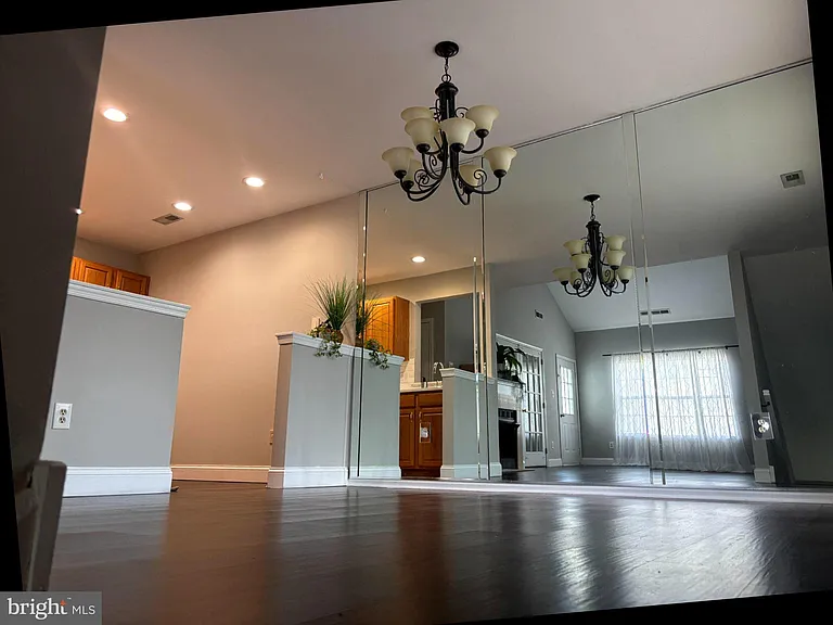 1002 Squirrel Rd — Photo 3