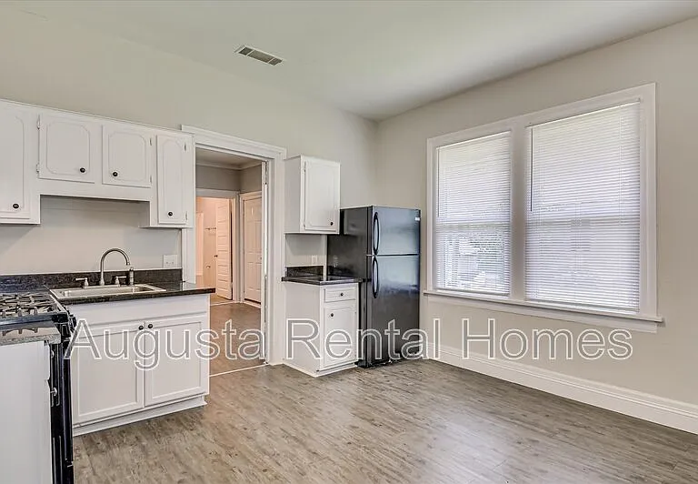 106 Ellis St — Photo 13